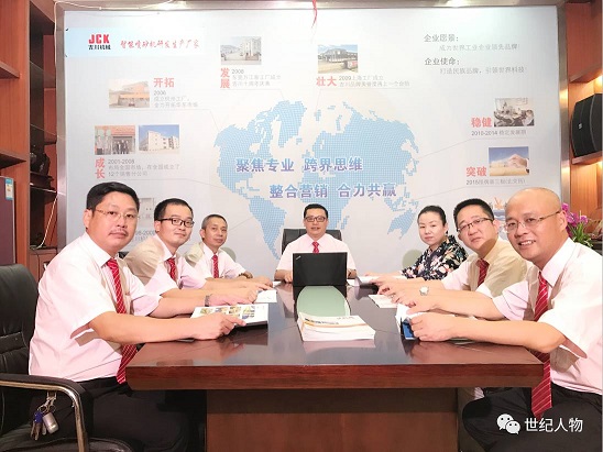 企業(yè)展廳中的移動滑軌屏