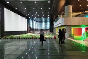 在數字展廳建設中，哪些多媒體互動技術能有效呈現城市規劃內容？